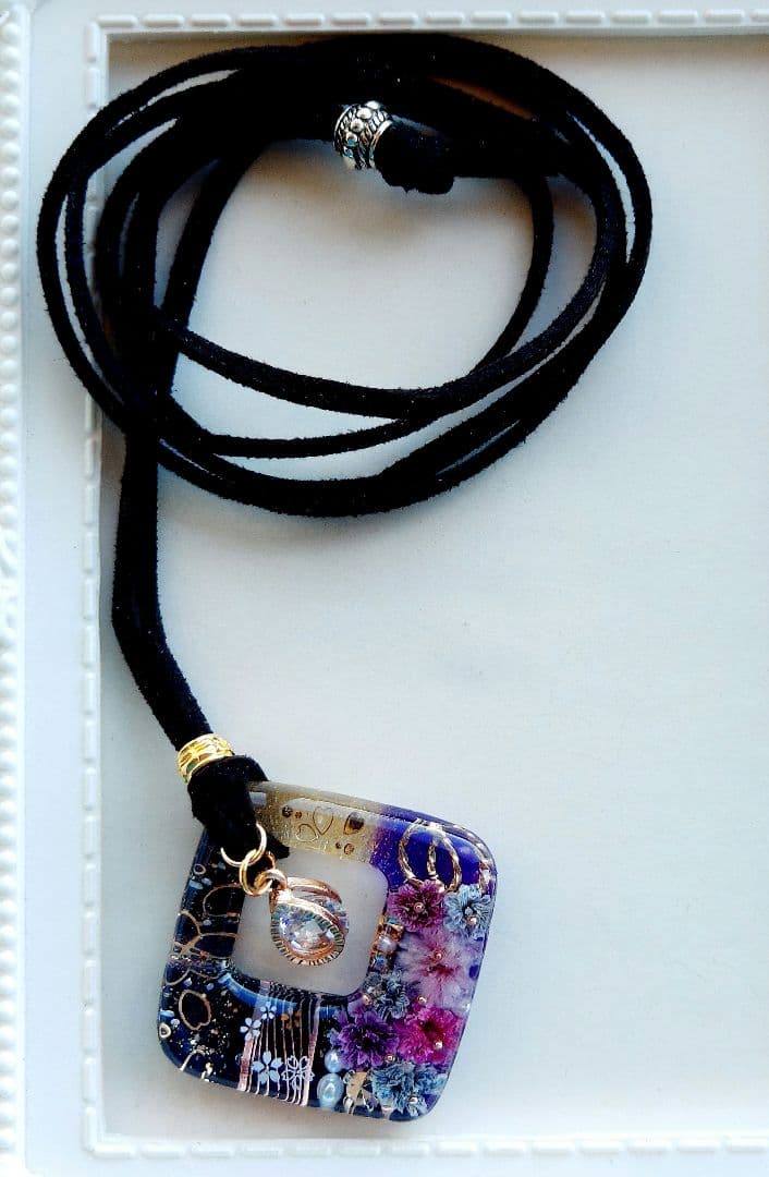 1046】レジン ネックレス ペンダント ハンドメイド