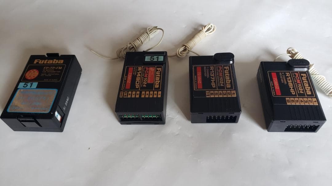 フタバ FF9 送受信機 72MHZ51番 受信機4個 その他小物 中古良品 - メルカリ