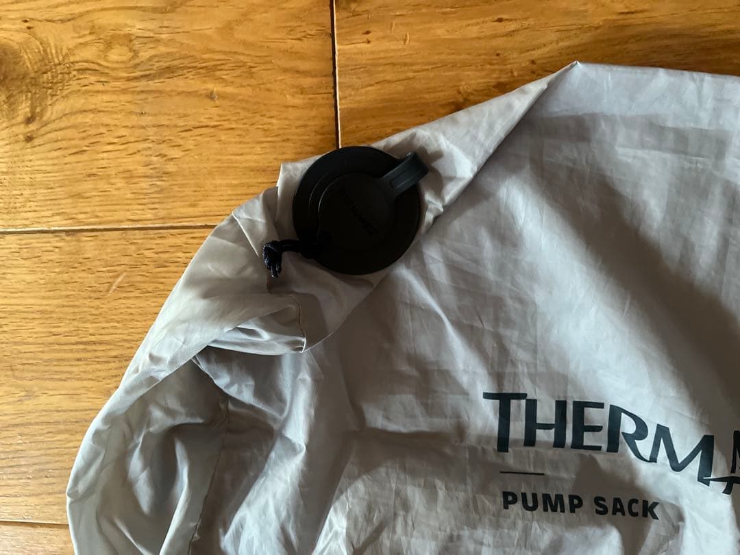 THERMAREST NeoAir Xライト　レギュラーサイズ