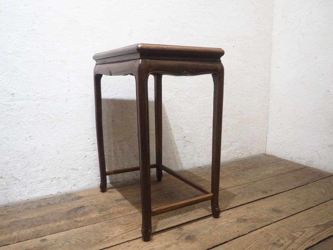 1271 レトロなサイドテーブル　展示台　陳列台　花台　骨董　アンティーク　古木