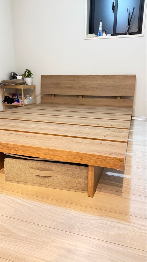 売り切り　木製セミダブルベッドフレーム 引き出し付き