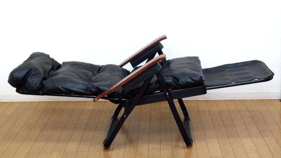 イタリア製 オットマン付き 折りたたみ リクライニング ゼログラビティーチェア