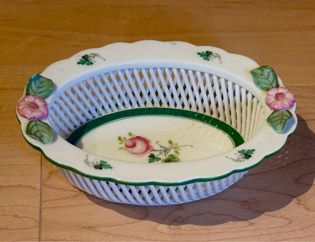 ヘレンド ウィーンの薔薇シリーズ 透かしミニバスケット - メルカリ