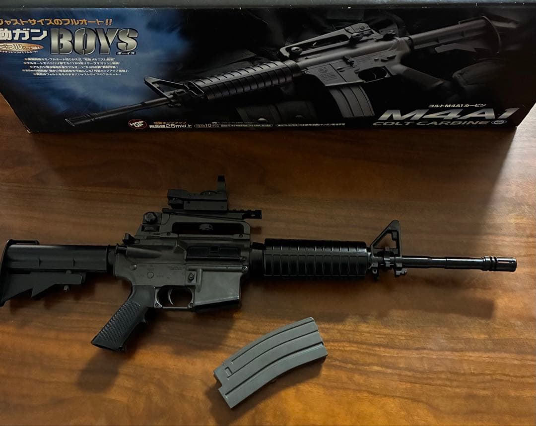 美品 東京マルイ M4A1 カスタム品 金属ピニオン SBD リチウム電池等々