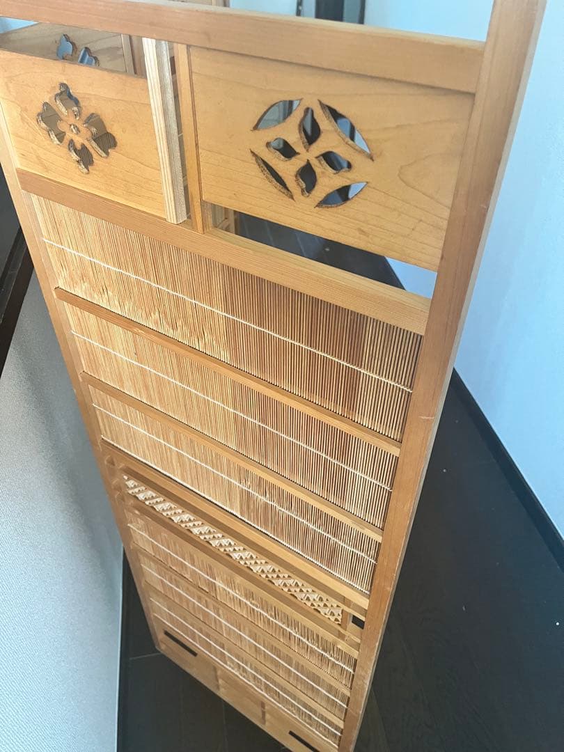 木製間仕切り 伝統的な和風デザイン