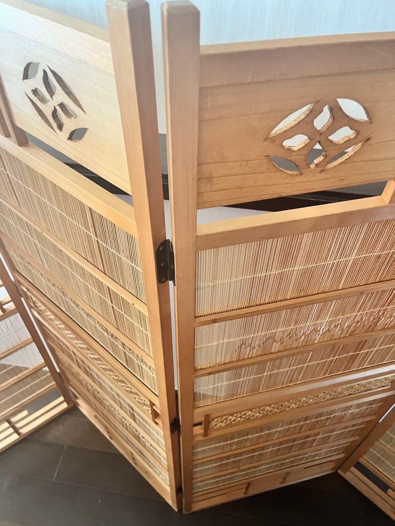 木製間仕切り 伝統的な和風デザイン