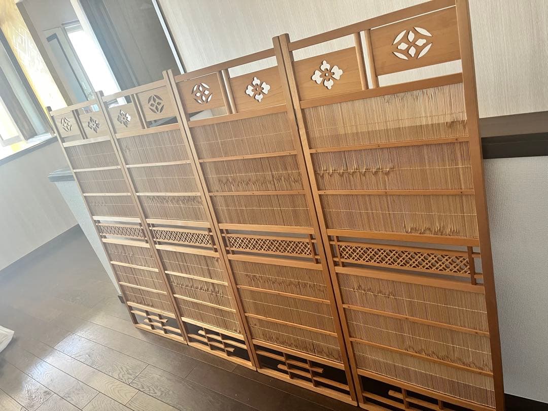 木製間仕切り 伝統的な和風デザイン