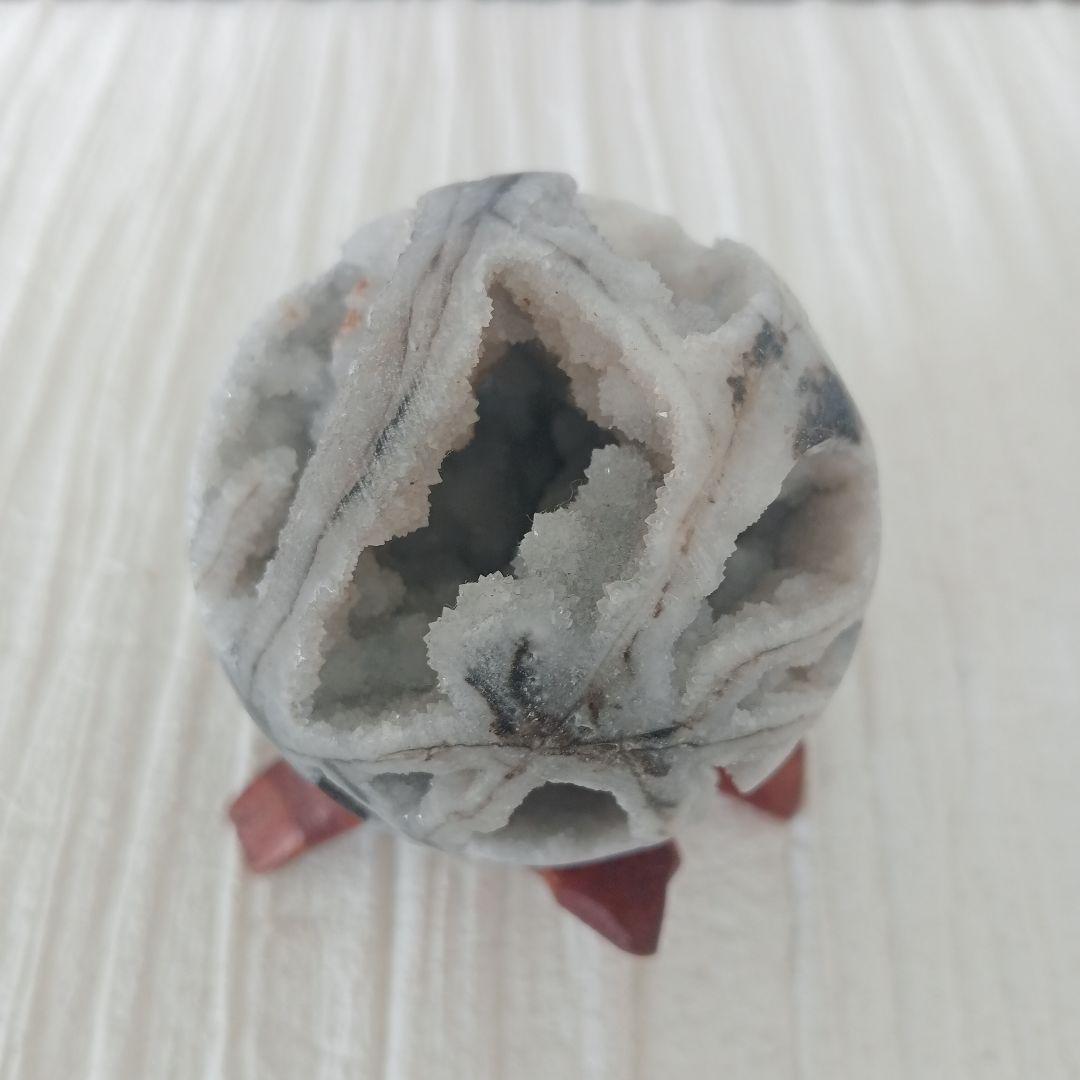 60mm 木の台つき　ジオード