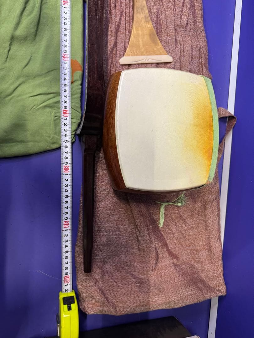 高級三味線 紫檀 天然素材 子持ち綾杉胴 一本溝 金ホゾ 細棹 猫皮 和楽器