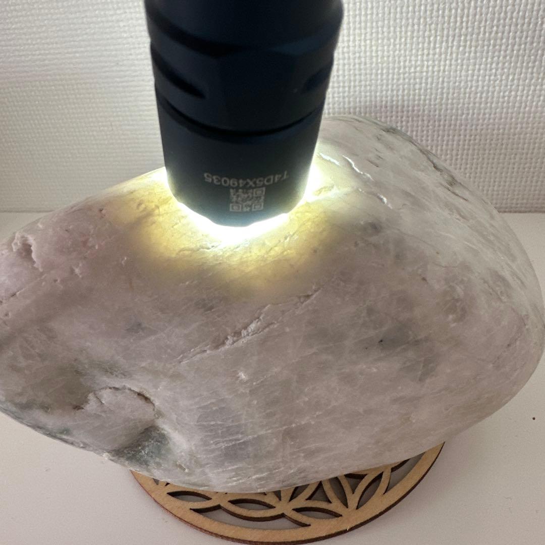 【特大】糸魚川翡翠　1508g！　うっすらラベと一部に翠　水石