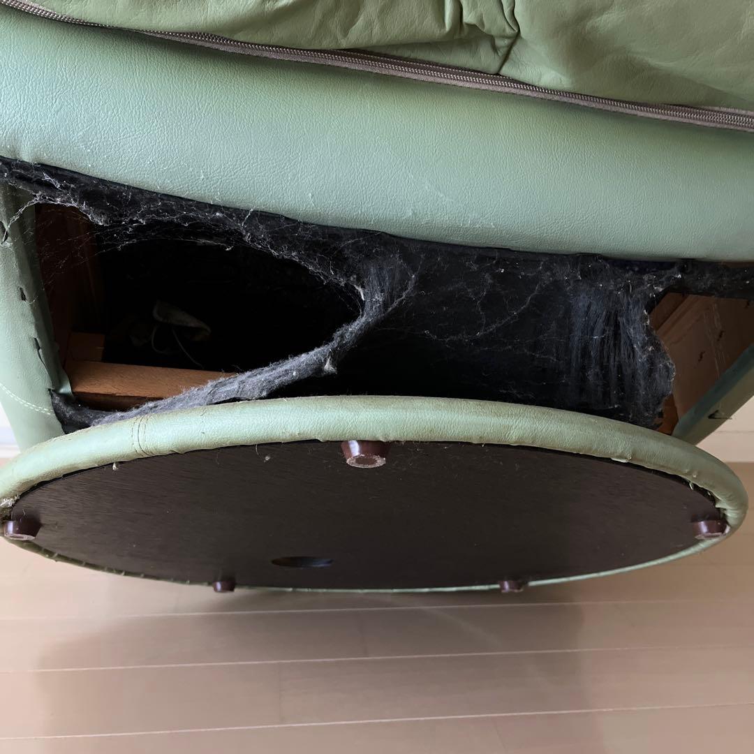 カリモク　緑色 レザー 回転式ソファ　たのめる便　送料込み　匿名発送