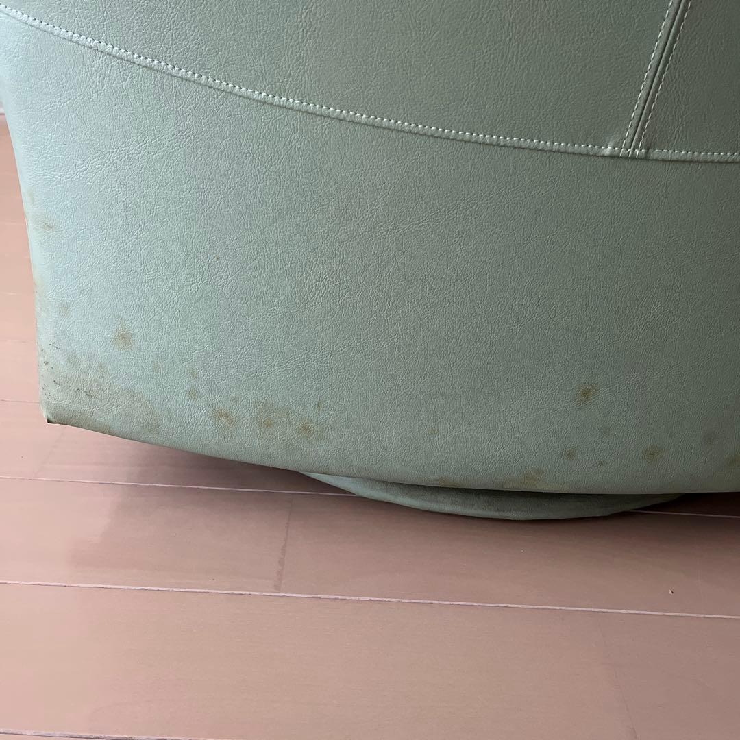 カリモク　緑色 レザー 回転式ソファ　たのめる便　送料込み　匿名発送