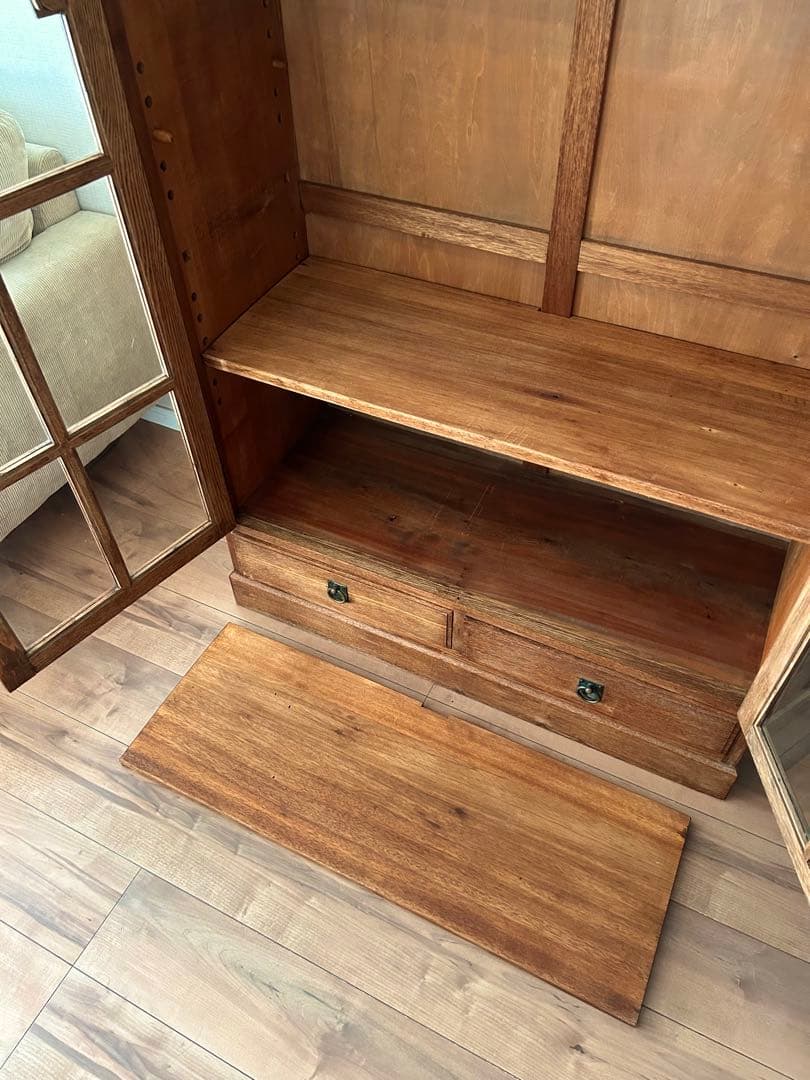 古家具・セン材　キャビネット ガラス扉付き収納棚　ガラスケース