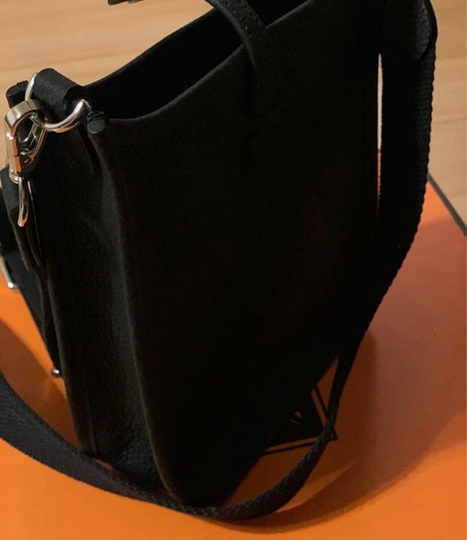 新品未使用 ショルダーバッグ Hパンチング ブラック 高級革