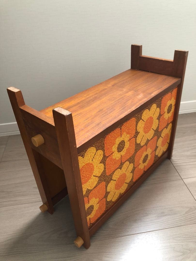 【希少】ヴィンテージレトロ　花柄木製マガジンラック