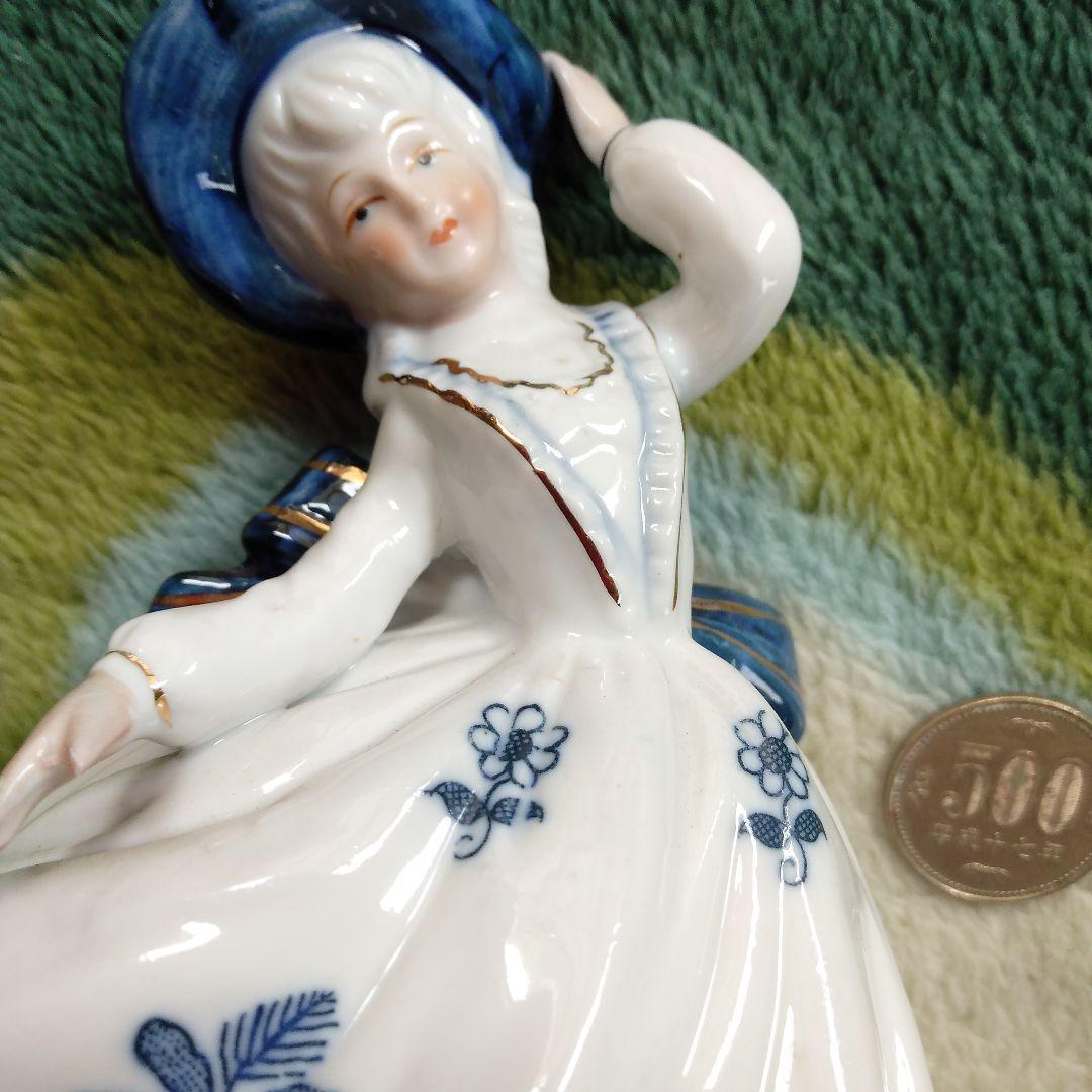 オルゴール　ハンドメイド　つやあり陶器　舞い踊るレディ　回転しながら奏でます