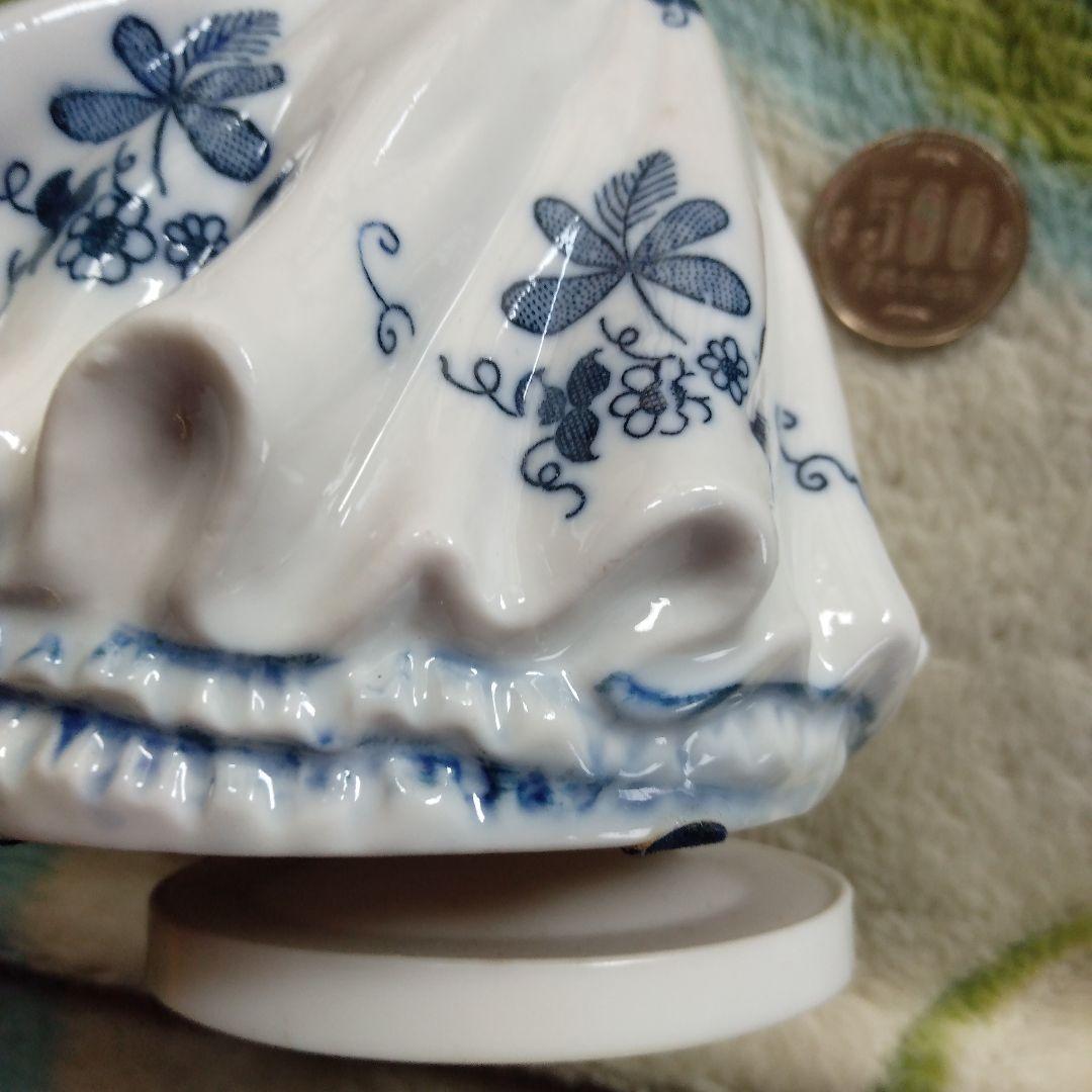 オルゴール　ハンドメイド　つやあり陶器　舞い踊るレディ　回転しながら奏でます