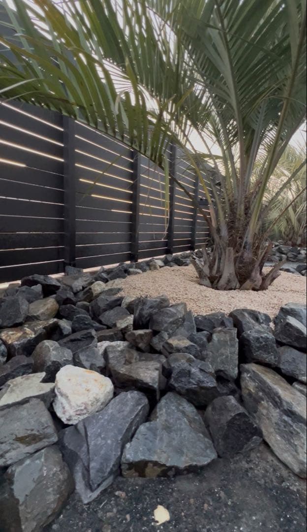 グレーの割グリ石　ガーデニング用石材