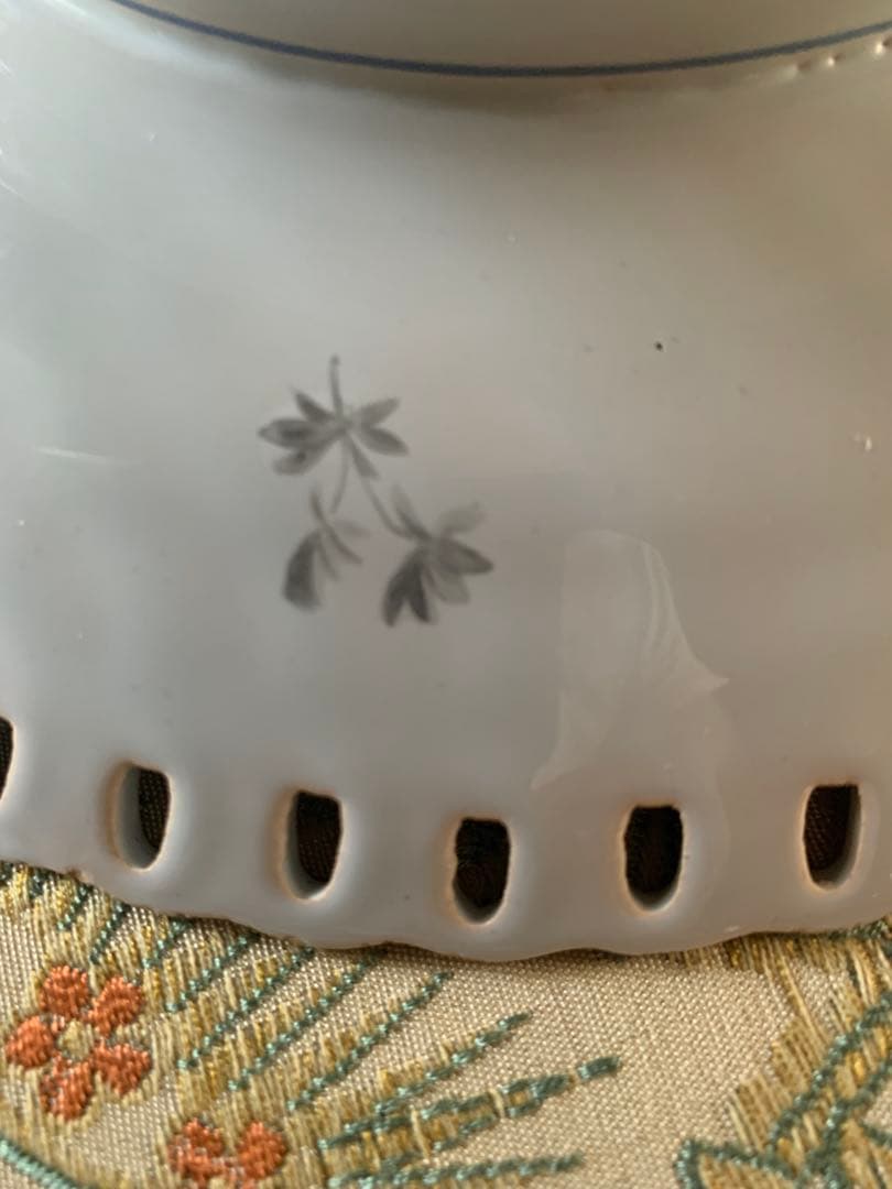 フランスアンティーク　破格エミールガレ細かく描かれた花柄が素敵なコンポティエ！