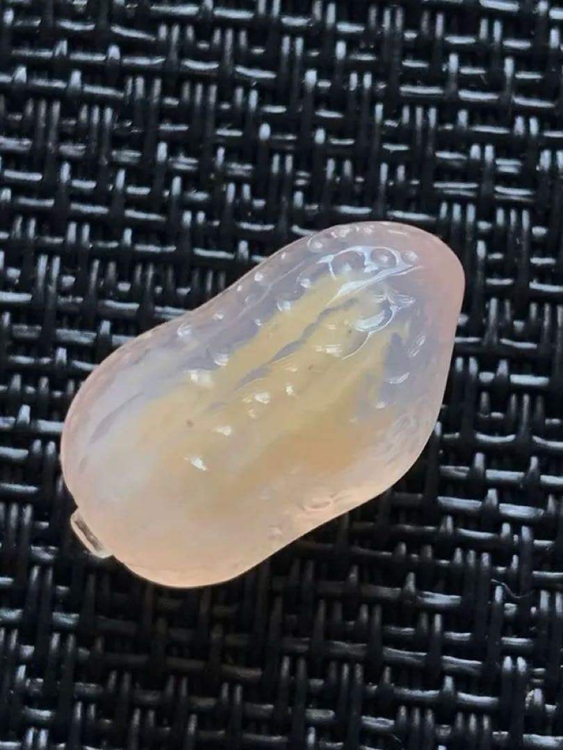 ゴビ石−1451 ゴビ瑪瑙 彫刻 『ピーナッツ、ラッカセイ』 - メルカリ