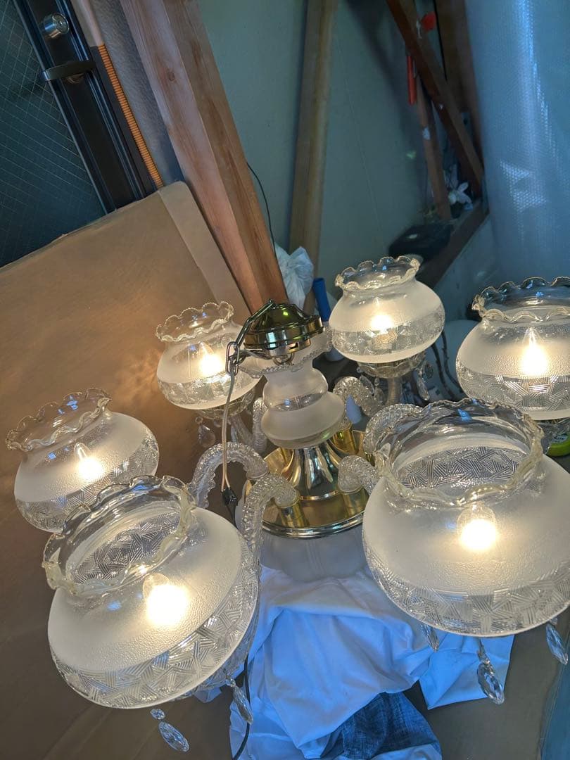 シャンデリア 6灯 ガラス細工　骨董品　アンティーク　中古品　動作確認済