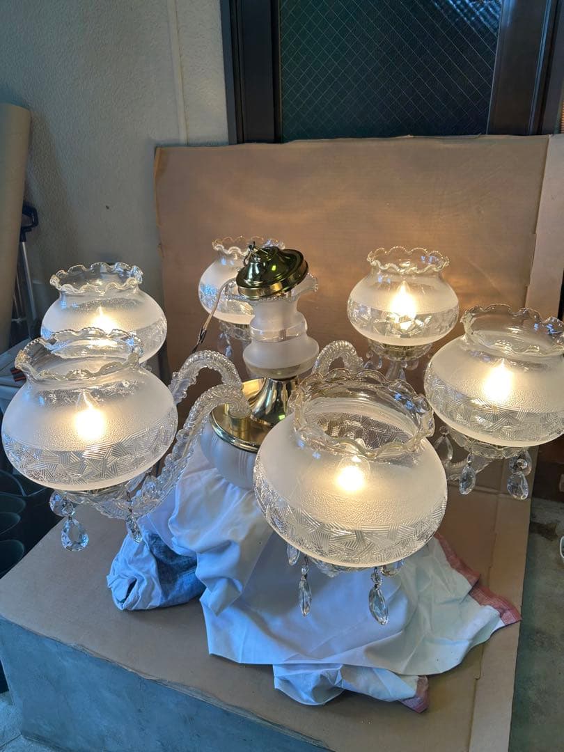 シャンデリア 6灯 ガラス細工　骨董品　アンティーク　中古品　動作確認済