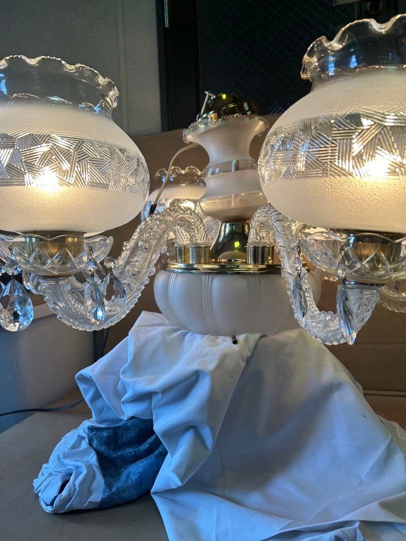 シャンデリア 6灯 ガラス細工　骨董品　アンティーク　中古品　動作確認済