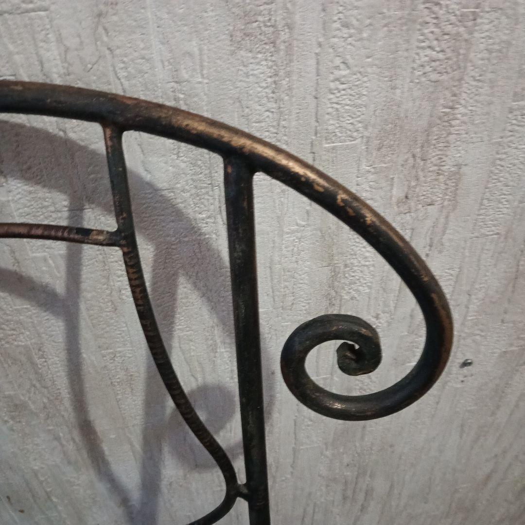 アンティークアイアンスタンドチェア型　金属製プランターラック