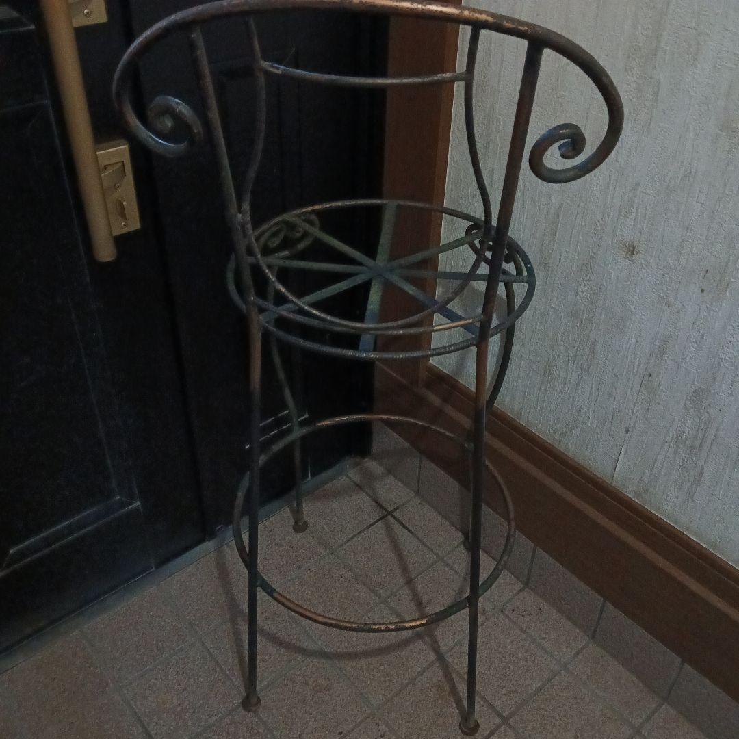アンティークアイアンスタンドチェア型　金属製プランターラック