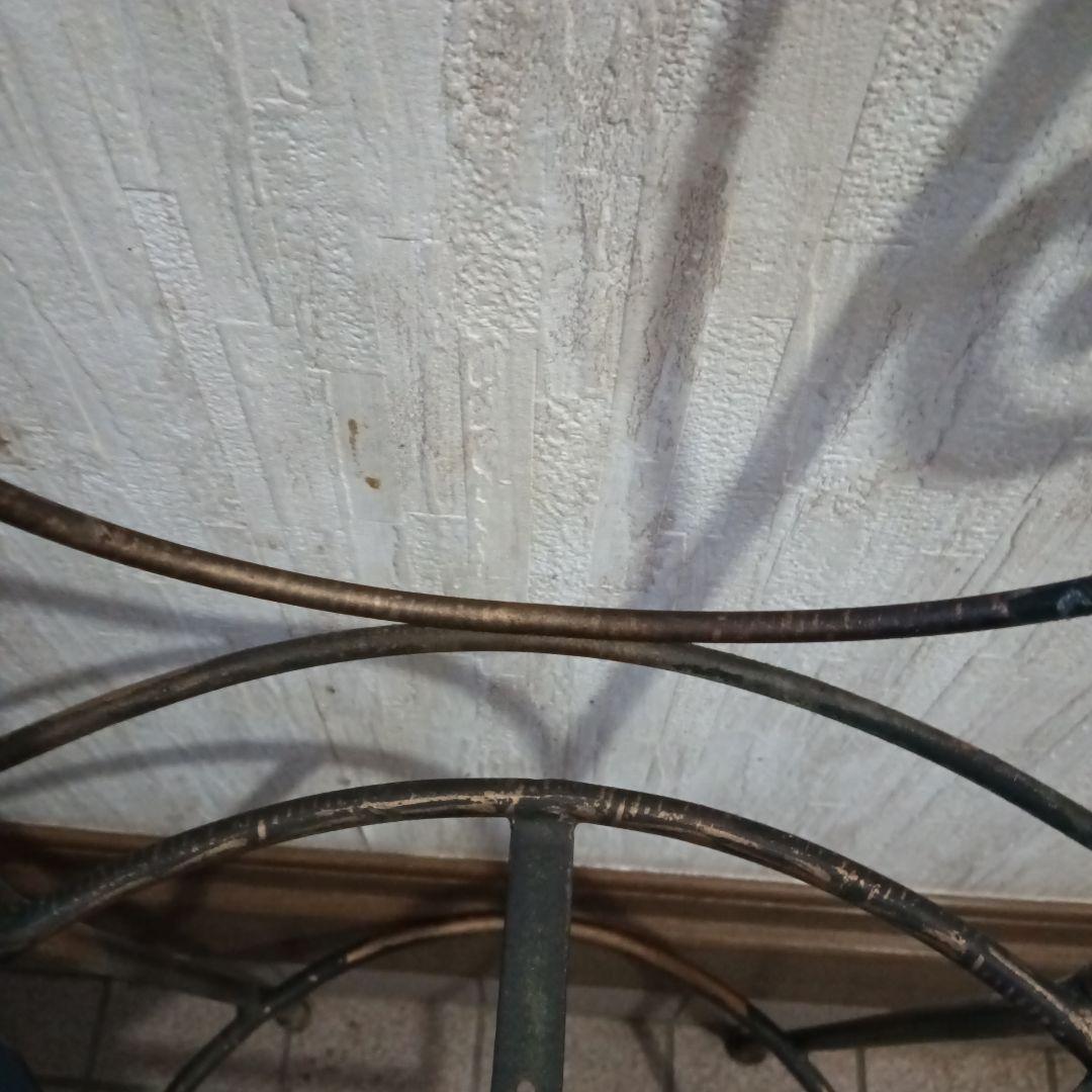 アンティークアイアンスタンドチェア型　金属製プランターラック