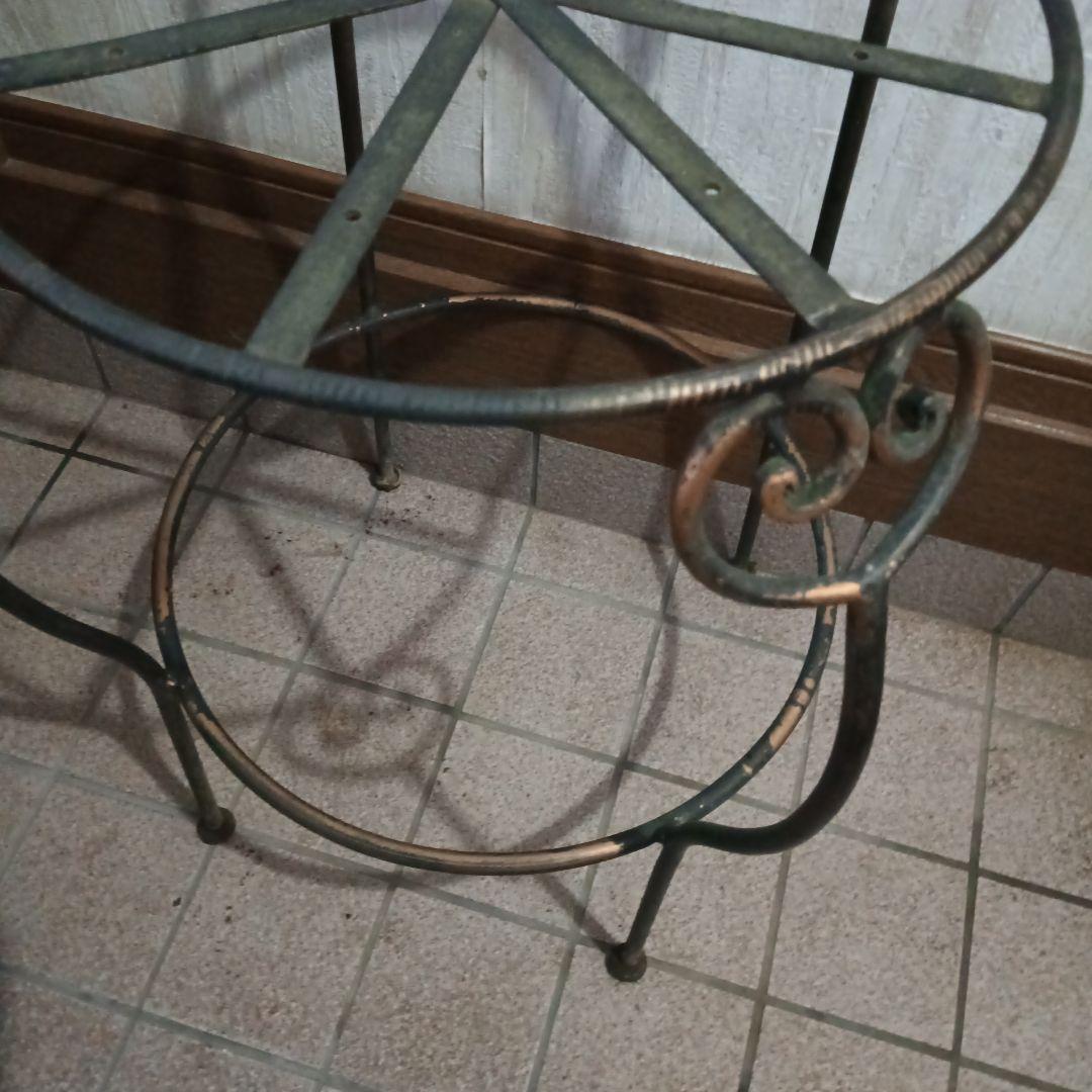 アンティークアイアンスタンドチェア型　金属製プランターラック