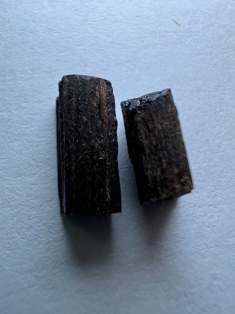 古渡命銘木　六十一種名香の内 真南蛮　銘 【夕時雨】0.417g香木/沈香/伽羅