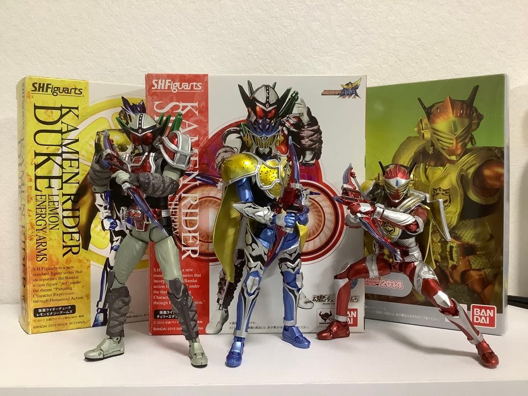 S.H.Figuarts フィギュアーツ　仮面ライダー鎧武