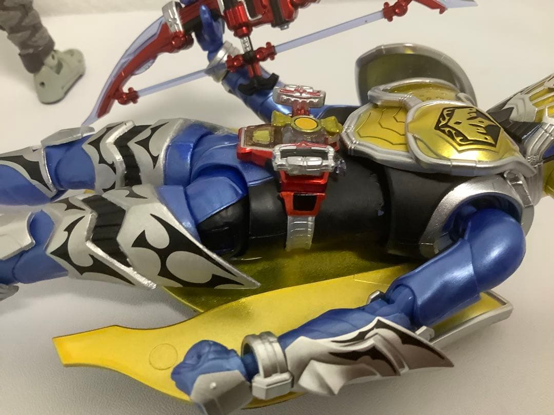 S.H.Figuarts フィギュアーツ　仮面ライダー鎧武