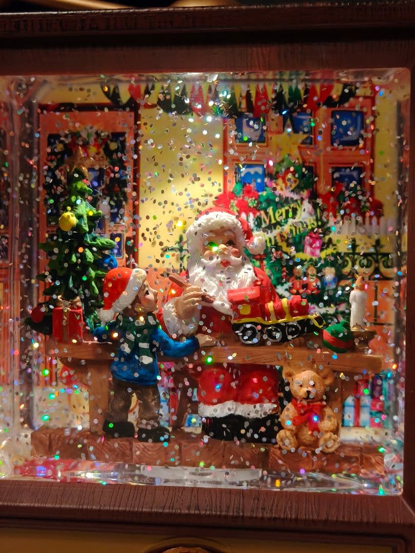 最新版LEDライトラメが舞うTV型スノードームクリスマスメドレーハルモニア