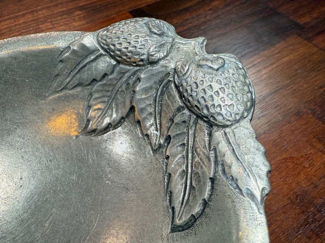 【アンティーク】ピューター製 小物入れ イチゴ