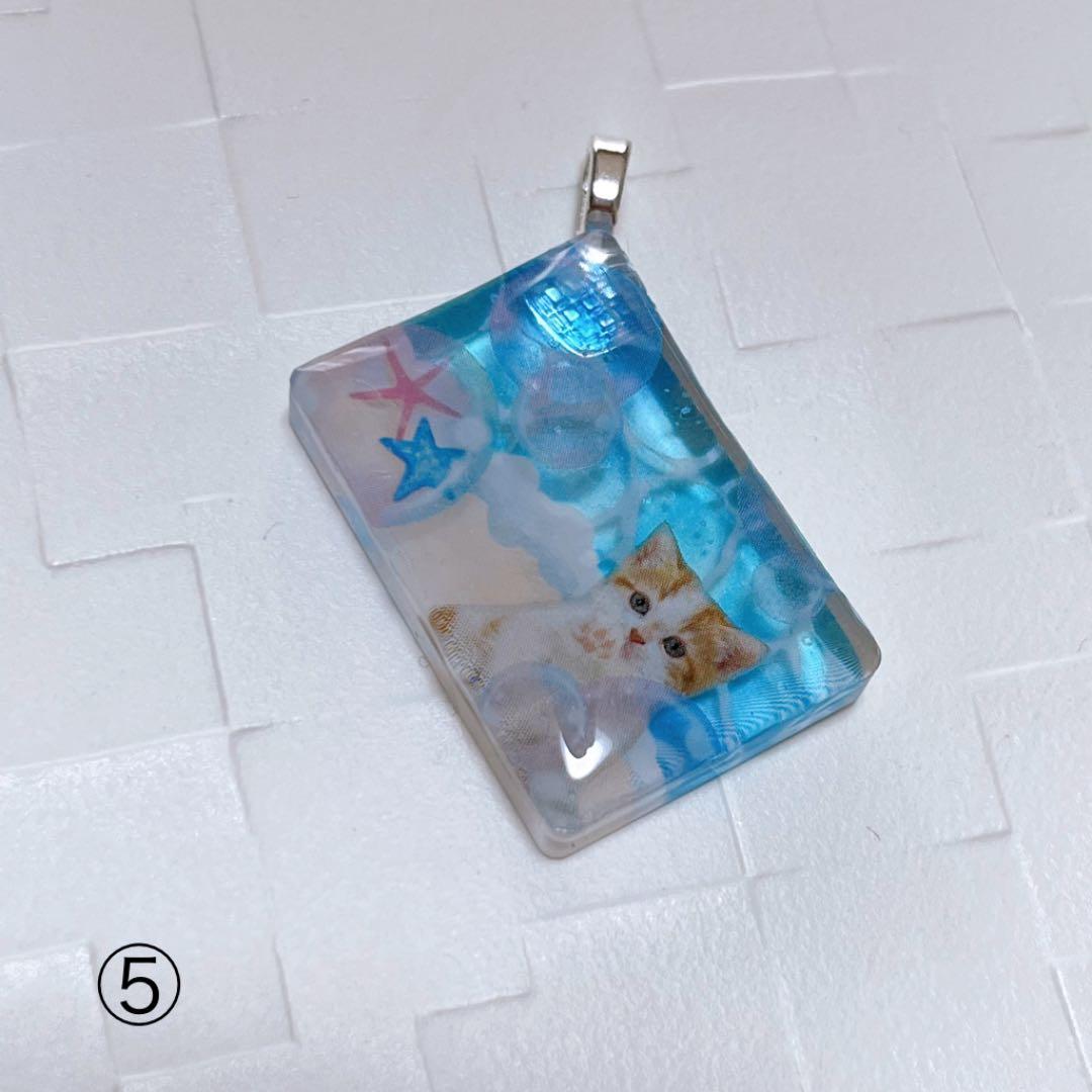 ひなた様お取置きです。レジンヘアゴム 猫ちゃんの夏休みNo.612