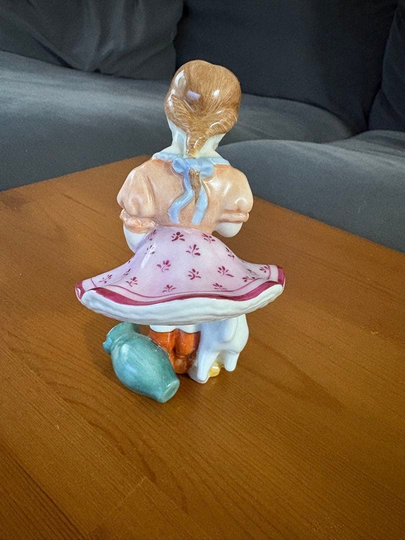 Herend ヘレンドフィギュリン 陶器人形少女と猫