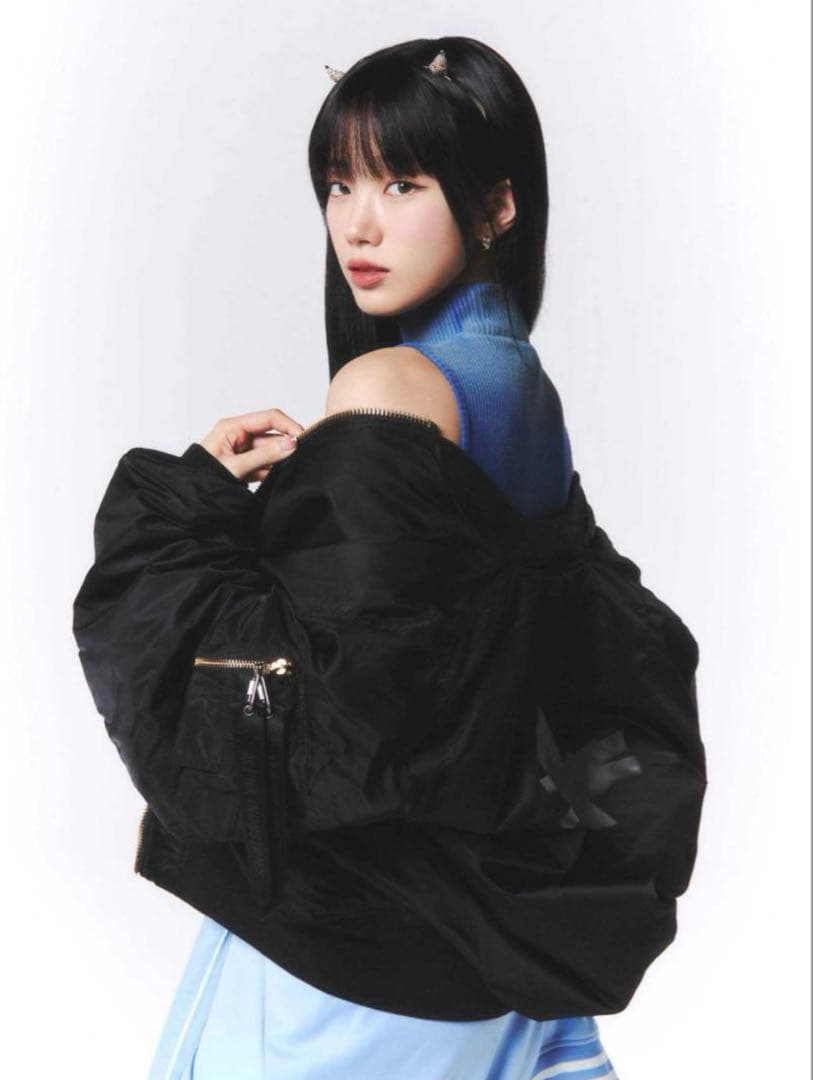 LE SSERAFIM x Alpha Industries コラボジャケット