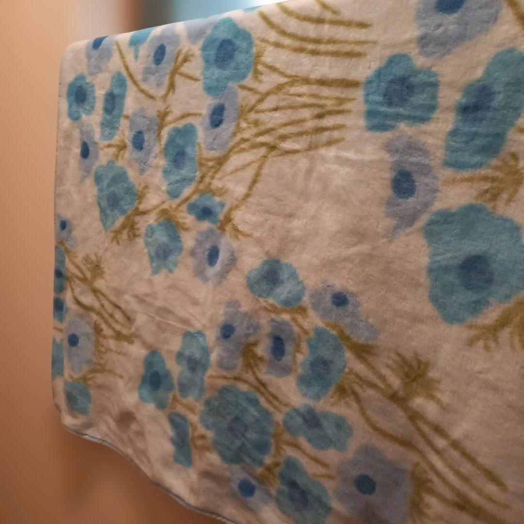 新品.未使用.札付き●マリメッコ　アクリルハーフケット　西川産業　ブルー　日本製