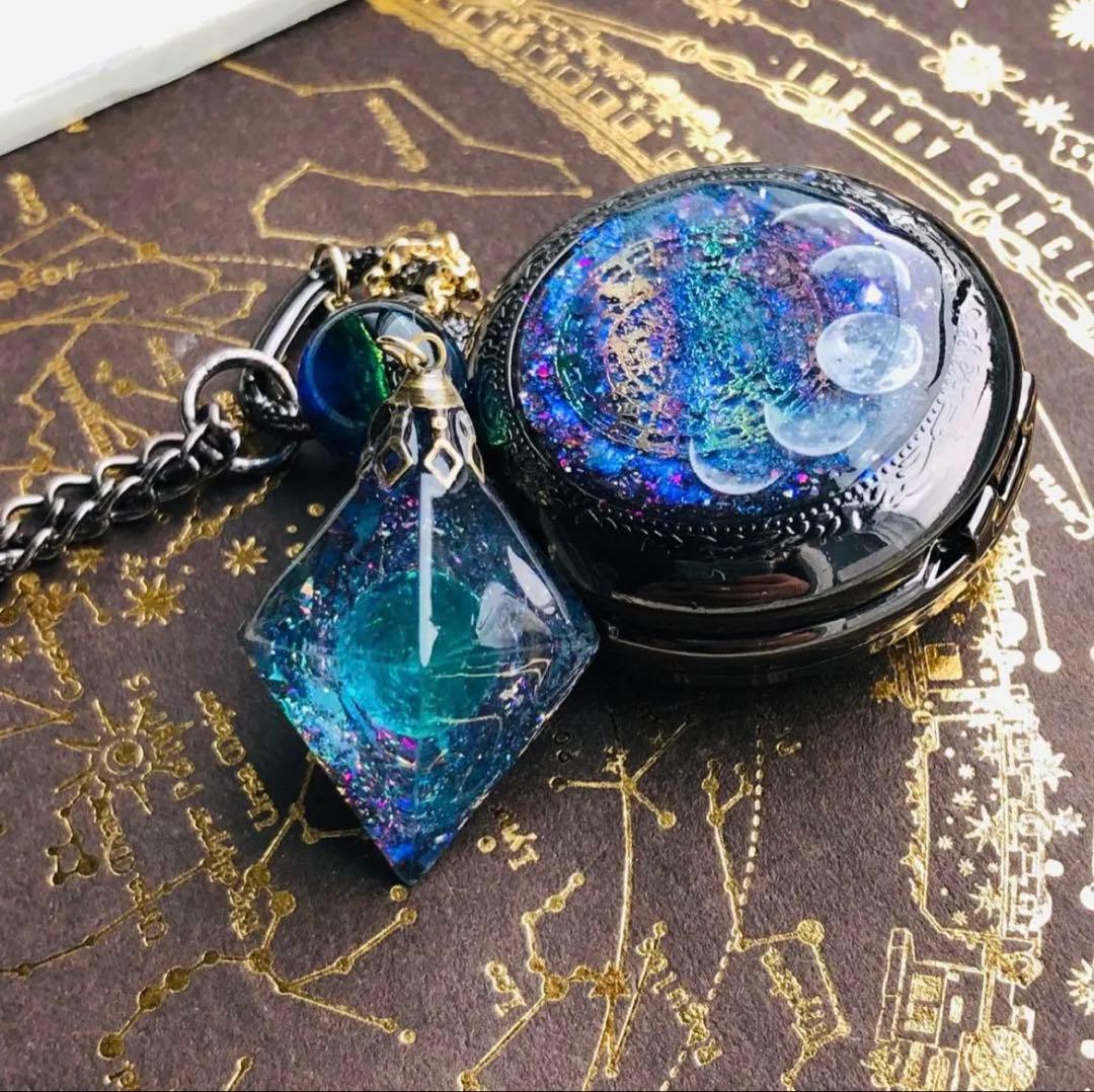 蓄光懐中時計★天体魔法使いの月の満ち欠け(蓄光オルゴナイトフローライト付き)