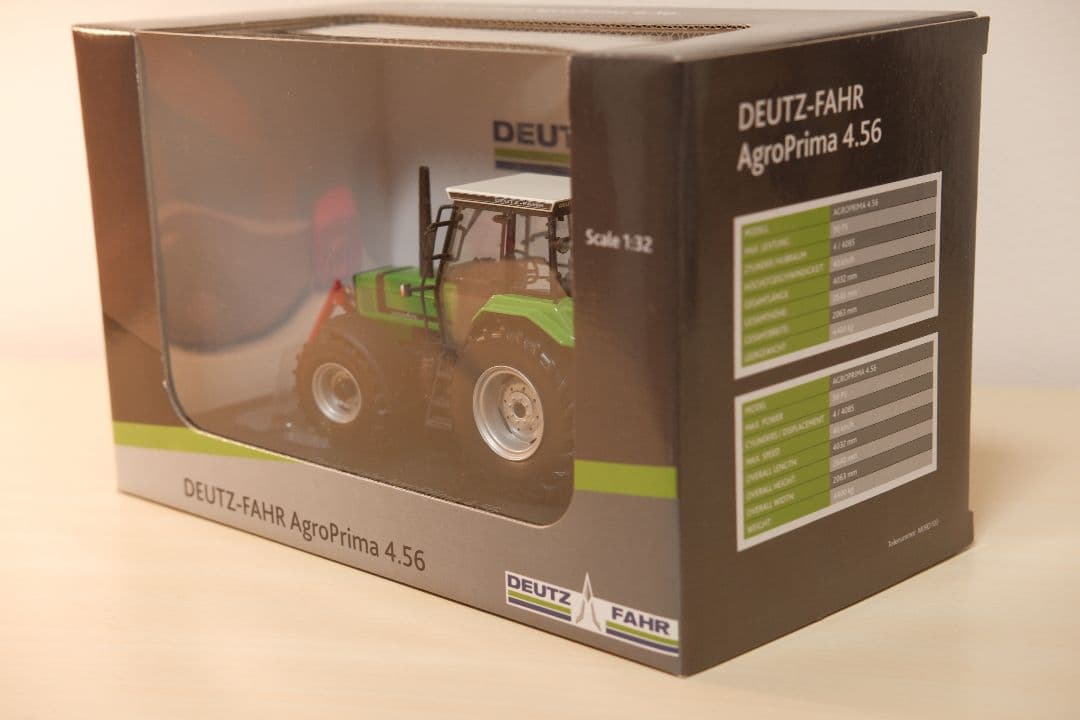 Deutz-Farh トラクターミニチュア1/32 限定1000台