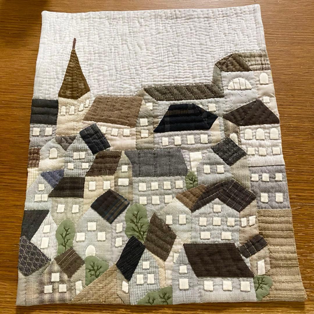 ハウスのパッチワークタペストリー☆街並み - メルカリ