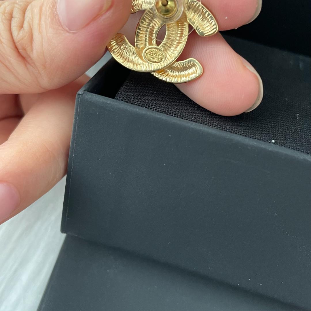 ゴールド CCCCロゴ ピアス