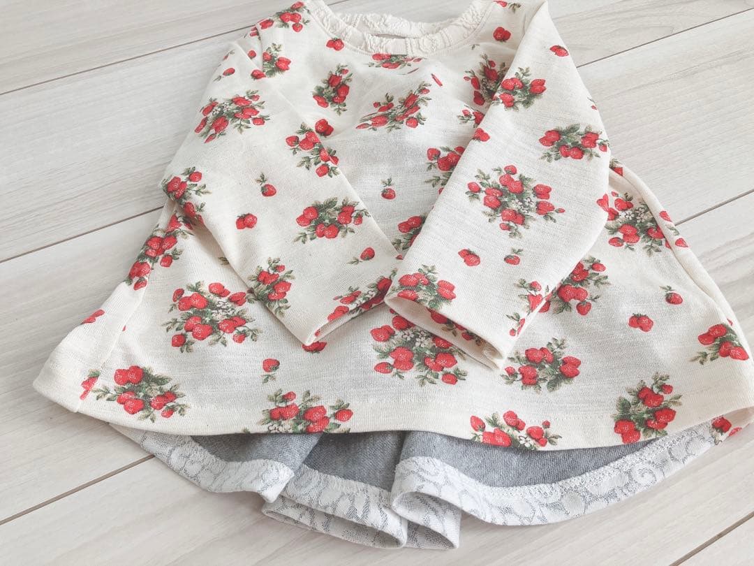 ❁後ろ下がりフレアティ いちごちゃん(レッド)×レース 90size