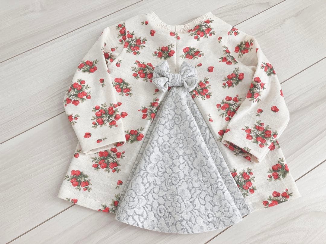 ❁後ろ下がりフレアティ いちごちゃん(レッド)×レース 90size