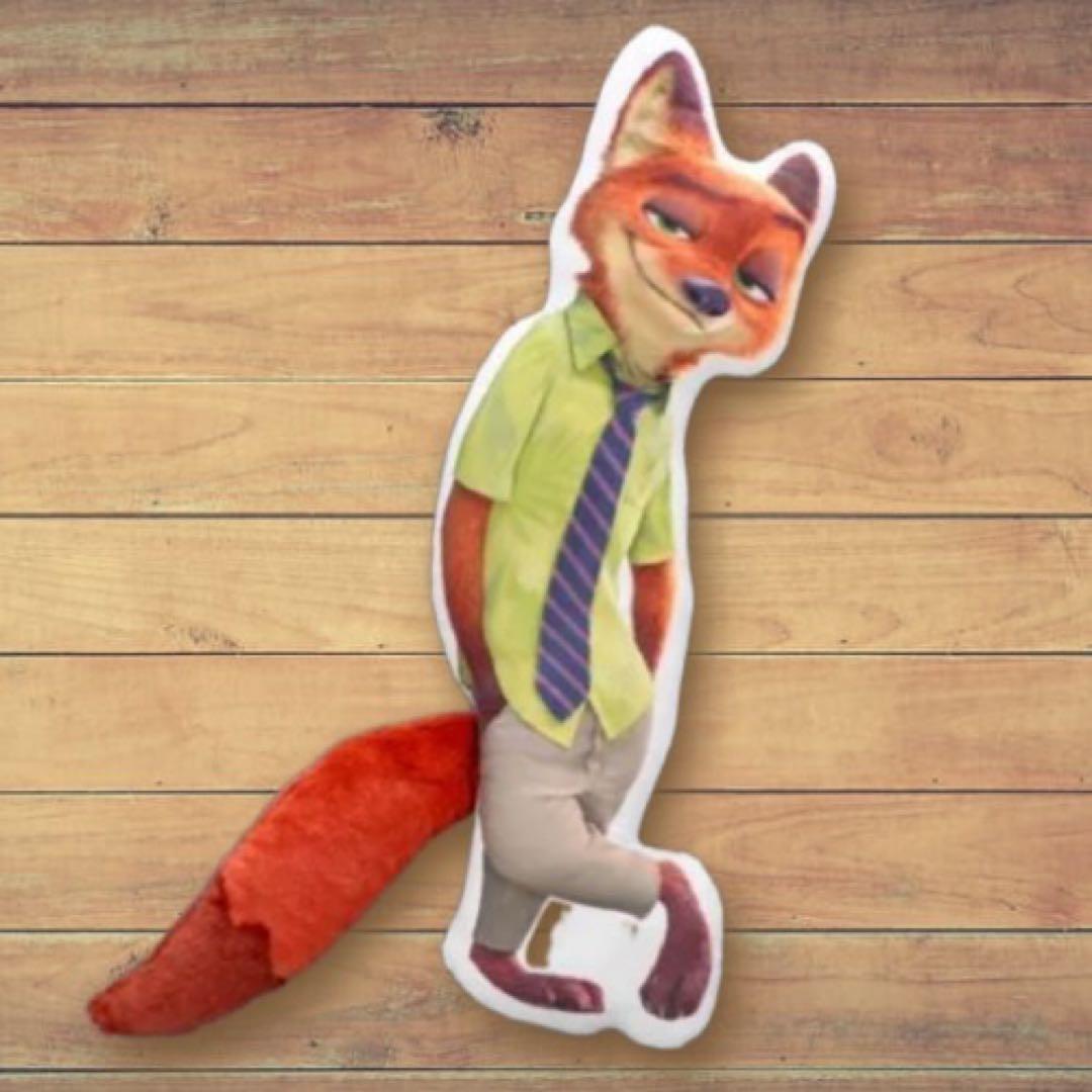 ズートピア ニック しっぽ付きダイカットクッション - メルカリ