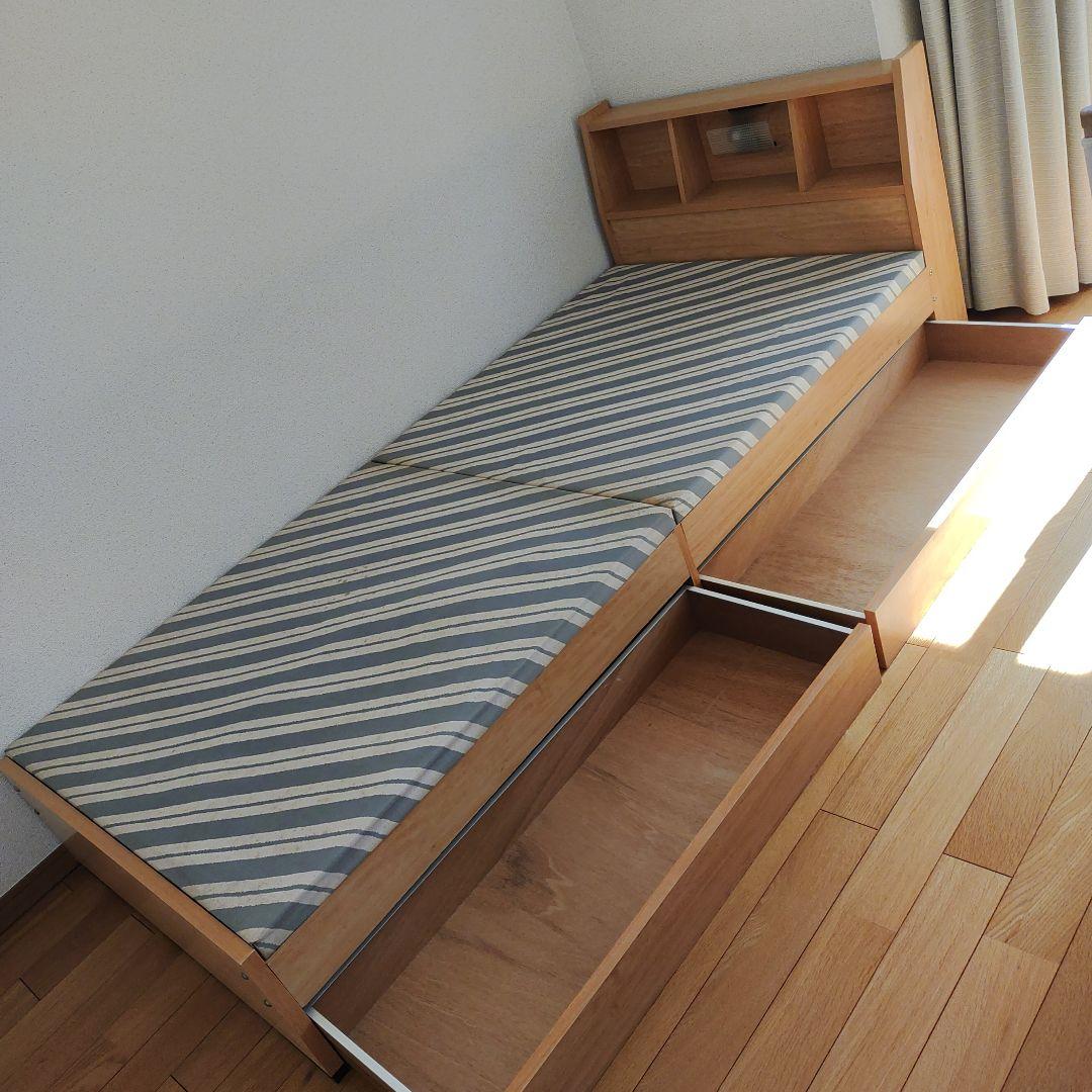 大容量収納付き　ベッドフレーム　シングルベッド　読書灯付き　ナチュラル　送料込み