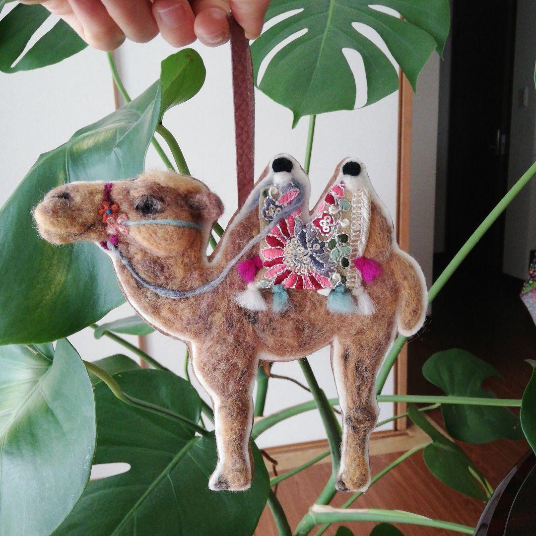 a-6】羊毛フェルト 本革 まつ毛 ラクダ 約17×16㌢(ストラップ除く