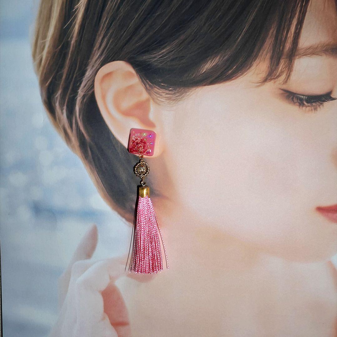 【1273】レジンモチーフとタッセルのピアス